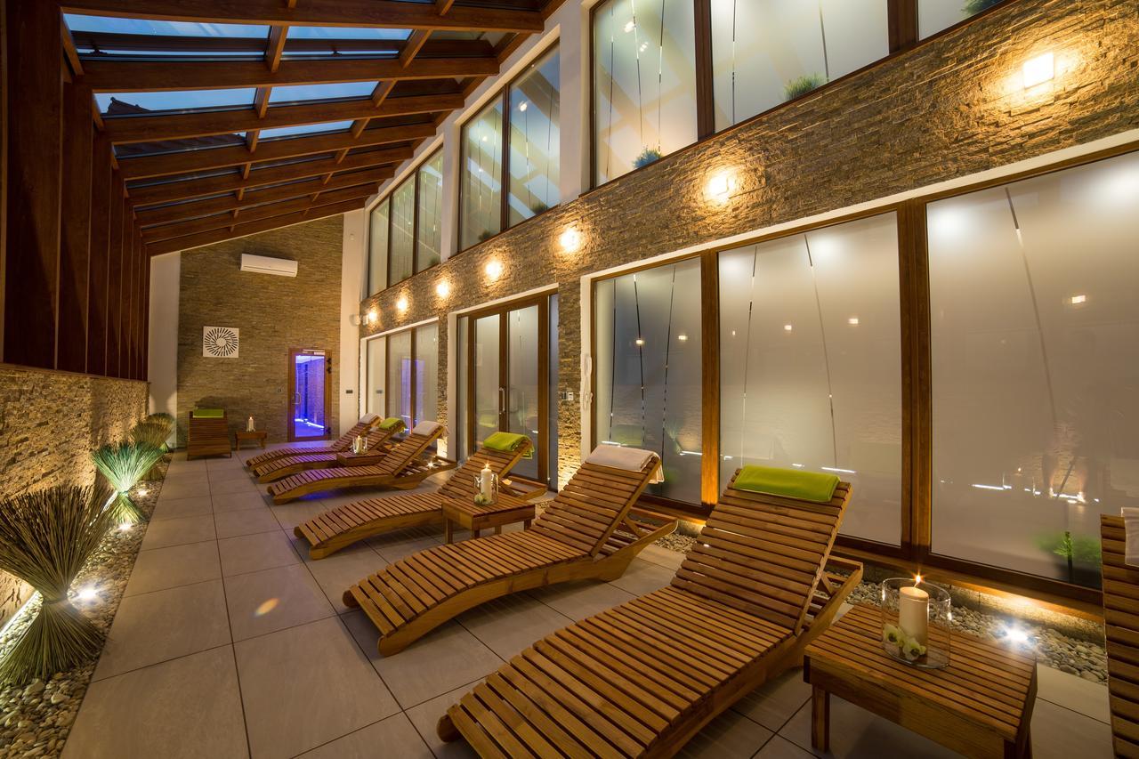 Hotel Daro Banská Štiavnica エクステリア 写真