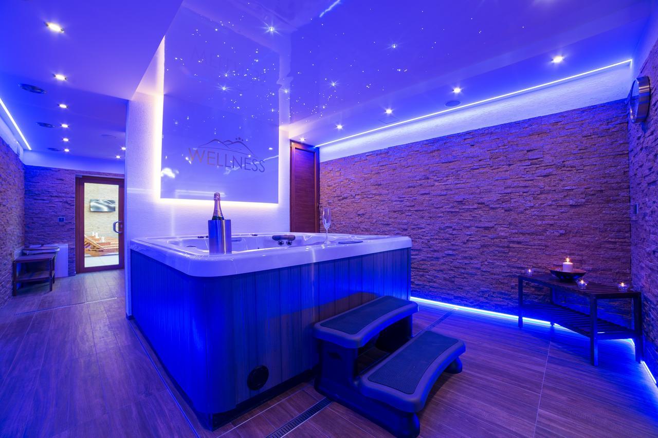 Hotel Daro Banská Štiavnica エクステリア 写真